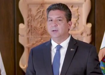 Acusa Cabeza de Vaca persecución política