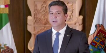 Acusa Cabeza de Vaca persecución política