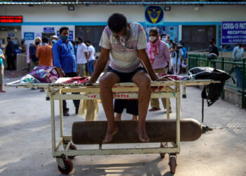 Covid-19 azota India; hospitales piden arreglos de emergencia para suministros médicos