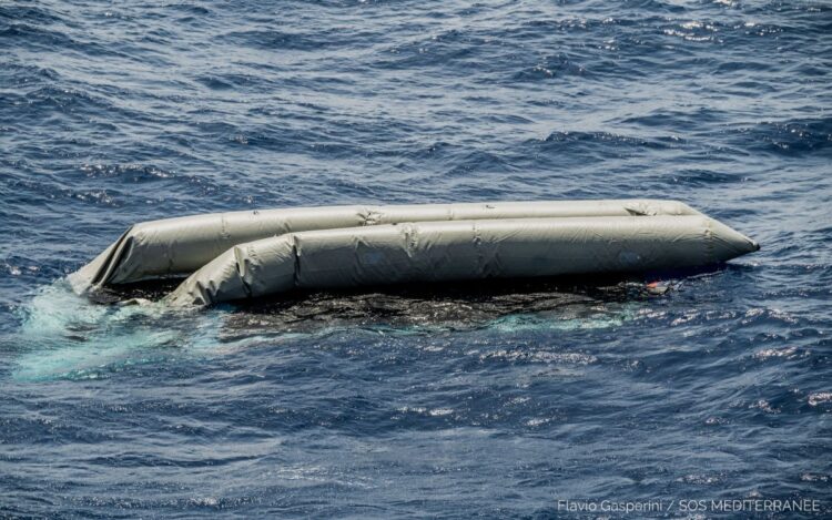 Más de cien muertos por el naufragio de una embarcación frente a Libia