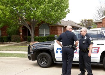 Identifican a familia baleada en Dallas