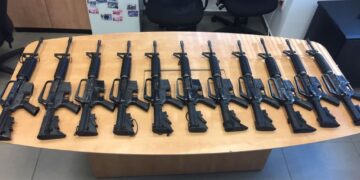 Confiscan arsenal de armas y droga en el sur de Texas