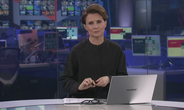 Denise Maerker pasa bochornoso momento en vivo durante su Noticiero