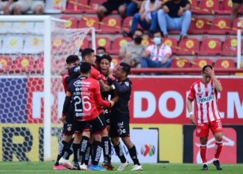 La remontada y goleada con que los rojinegros aseguraron su lugar en la zona de repechaje