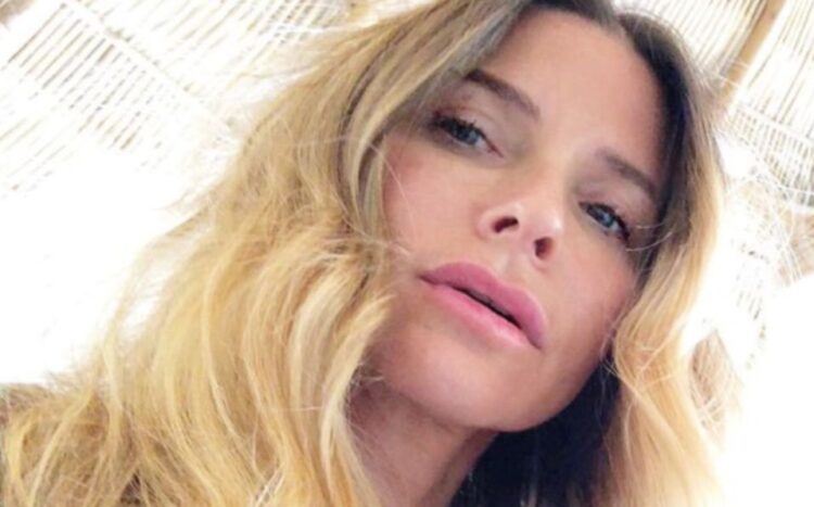 Issabela Camil posó junto a sus dos bellas hijas, Antonia y Victoria en portada de revista