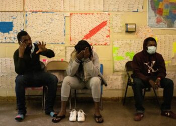 Biden mantiene límite para recibir 15 mil refugiados en EU