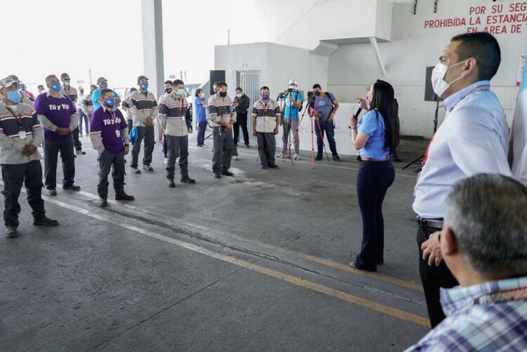 Yahleel Abdala ofrece mejorar condiciones para transporte internacional en Nuevo Laredo