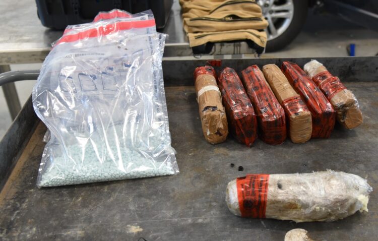 Incautan en puentes de Laredo, Texas, metanfetamina, cocaína y oxicodona