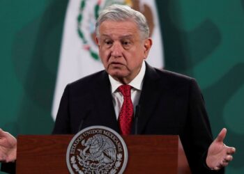 FBI solicitó información de G. Cabeza de Vaca por lavado, confirma AMLO en mañanera