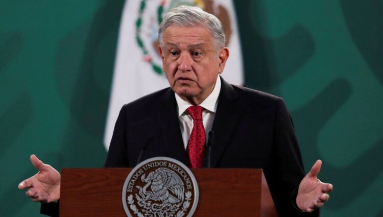 FBI solicitó información de G. Cabeza de Vaca por lavado, confirma AMLO en mañanera