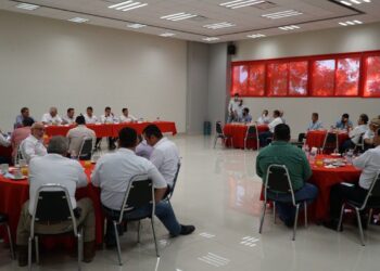 Obra pública de Victoria, se hará por constructores locales  :Gattás