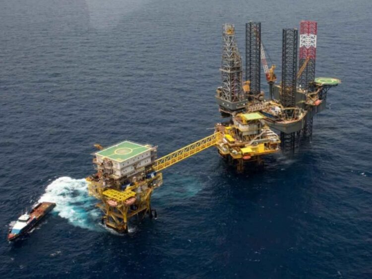 Juez Federal congela la Ley de Hidrocarburos de AMLO