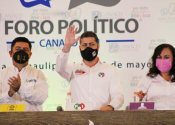 Agua, reordenar ambulantaje y orden, ofrece Montoya ante CANACO