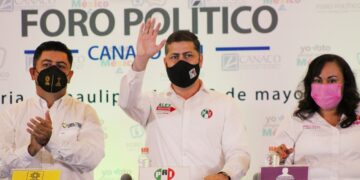 Agua, reordenar ambulantaje y orden, ofrece Montoya ante CANACO