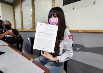 Denuncian a líder de Fuerza por México por violencia política.