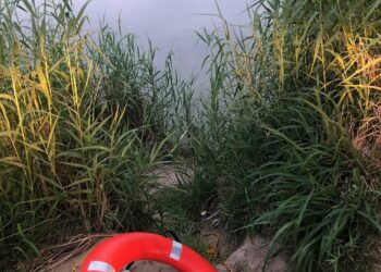 Soldados estadounidenses y patrulla fronteriza rescatan a dos en el río Bravo