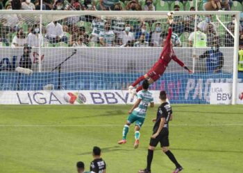 Santos Laguna se impone 2-1 sobre Rayados de Monterrey