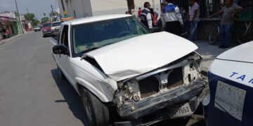 Tres lesionados en aparatoso choque