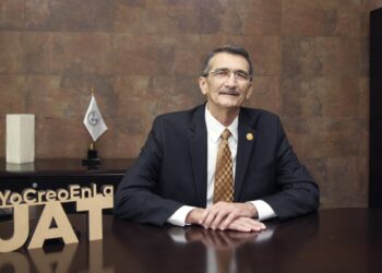 Felicita Rector a docentes de la UAT por el Día del Maestro