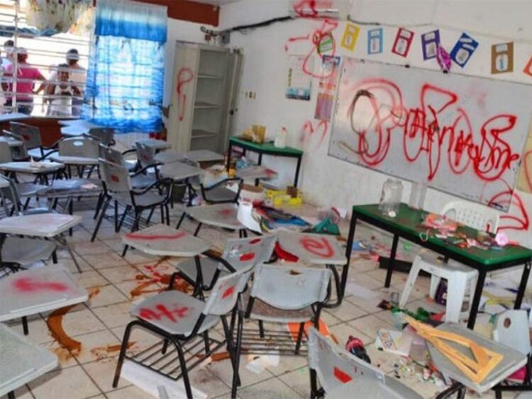 Vandalizan 50% de escuelas del país; SNTE: deben remozarse antes del regreso