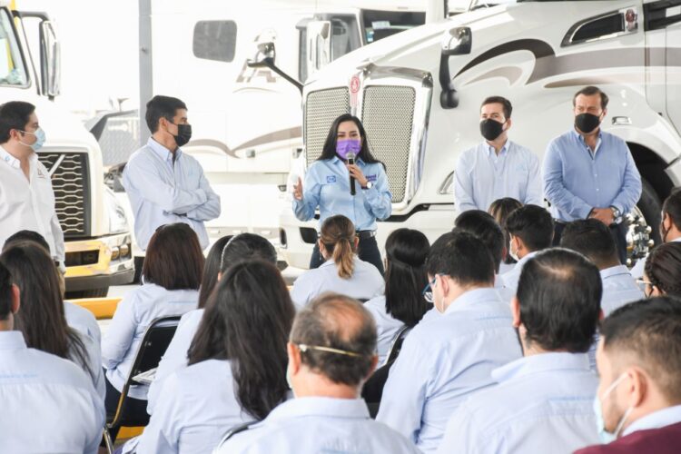 Ofrece Yahleel escuela para operadores de transporte de carga en Nuevo Laredo