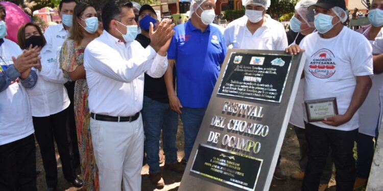 Rompen récord de chorizo más grande del mundo en Ocampo, Tamaulipas