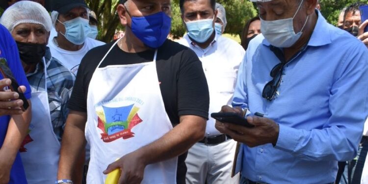 Rompen récord de chorizo más grande del mundo en Ocampo, Tamaulipas