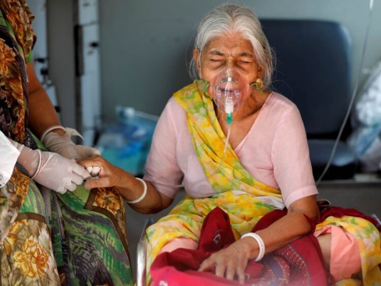 Supera India 25 millones de contagios y registra nuevo récord de muertes