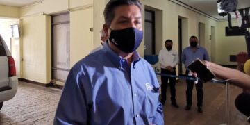 Reaparece García Cabeza de Vaca en Palacio de Gobierno de Victoria