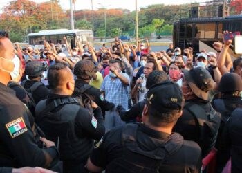 Detienen a 95 normalistas de Chiapas por pandillerismo y robo con violencia