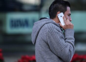 Impugna Presidencia las suspensiones a padrón de telefonía móvil