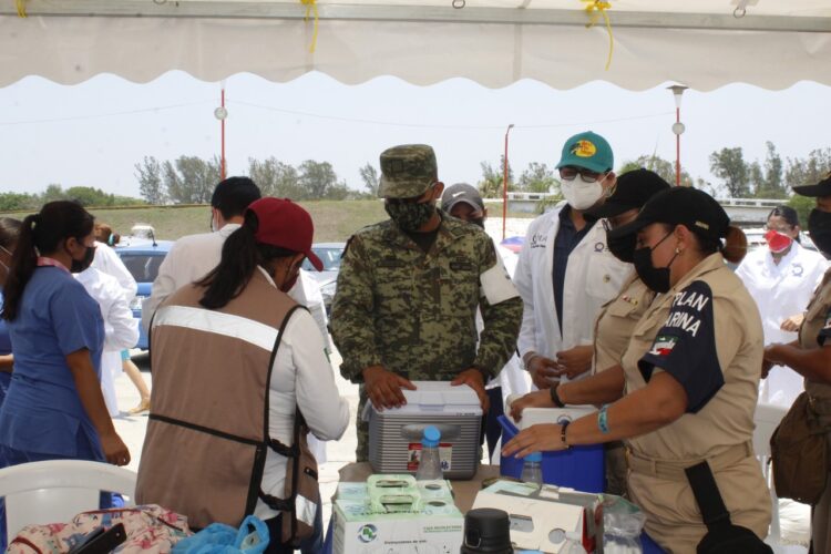 Colabora UAT en vacunación anticovid en el Campus Tampico