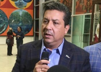 Acusa G. Cabeza de Vaca persecución política en orden de aprehensión y advierte se defenderá