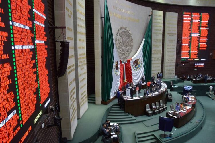 Diputados expiden nueva ley para frenar ‘prácticas insanas’ en contratos de publicidad