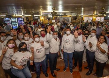 Maestros con Honor ofrecen a Mario López, voto masivo por Morena