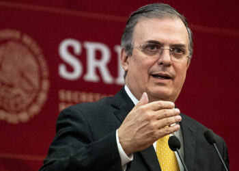 FGR tiene lista ficha roja para García Cabeza de Vaca: Ebrard