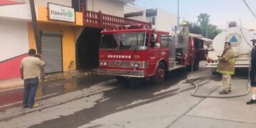Explota tanque de gas resultando un menor y un adulto quemados
