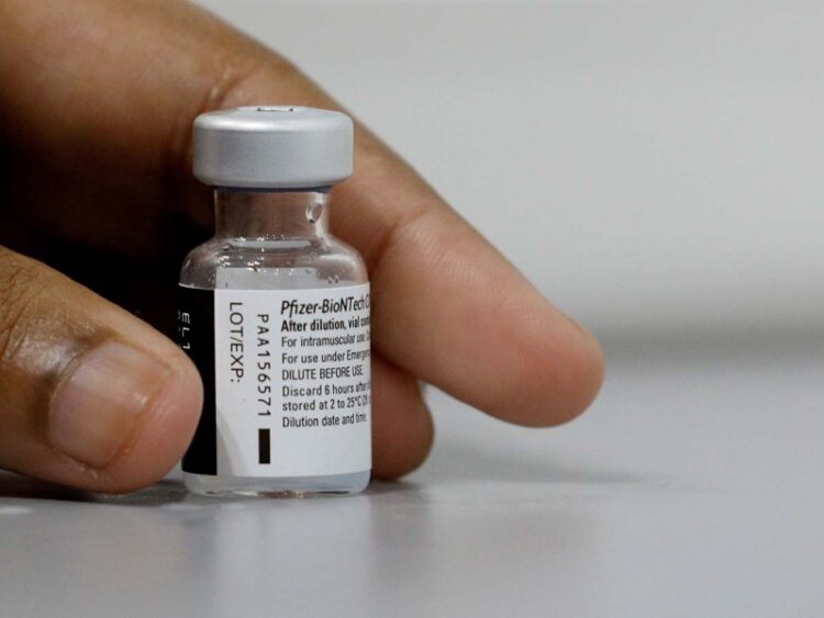 Dos vacunas covid son eficaces contra variante india, dicen Reino Unido