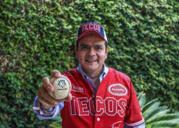 Celebran Rivas y aficionados playball de Tecos en La Junta