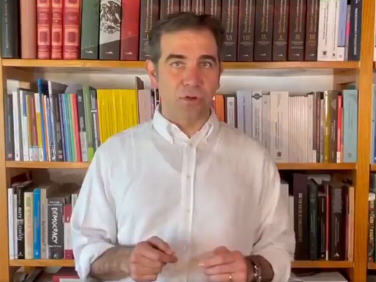 INE pide a partidos no adelantar triunfos el día de la elección