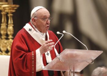 El Papa reclama diálogo en Colombia y defiende a manifestantes