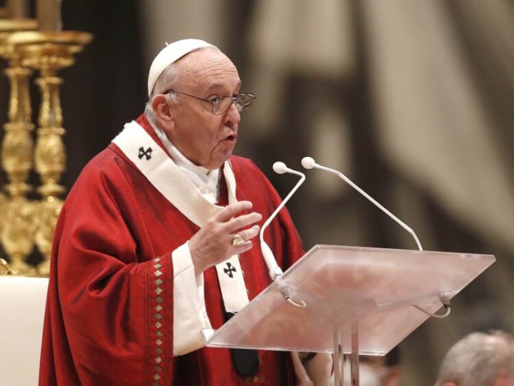 El Papa reclama diálogo en Colombia y defiende a manifestantes