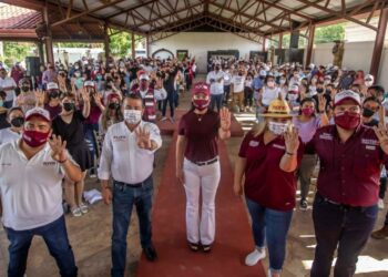 Jóvenes de Matamoros  con Mario López, cientos asisten a “La Borrega Fest”