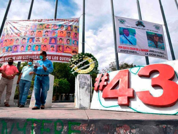 Obtiene México parte de expediente de EU sobre caso Ayotzinapa