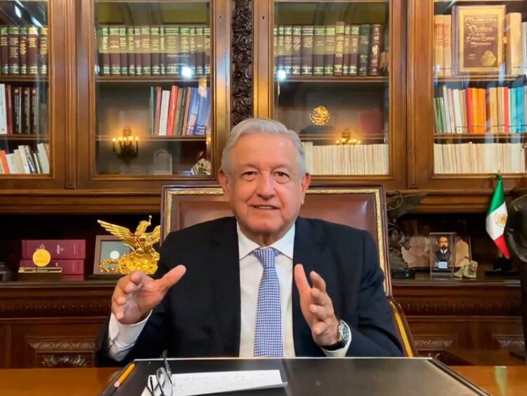 Adquiere México refinería en Texas por 600 mdd, anuncia López Obrador