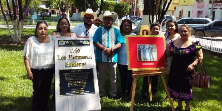 Reconocen labor de destacados personajes de Ocampo, Tamaulipas