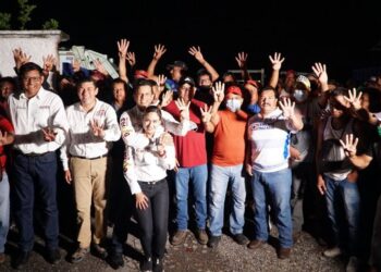 Personal de limpieza va con  Gattás a “limpiar el cochinero” en Victoria