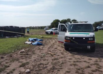 Mueren 2 adultos y 1 menor al volcar camioneta en ruta Victoria-Tampico