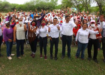 Recibe Gattás apoyo en cinco ejidos de Victoria