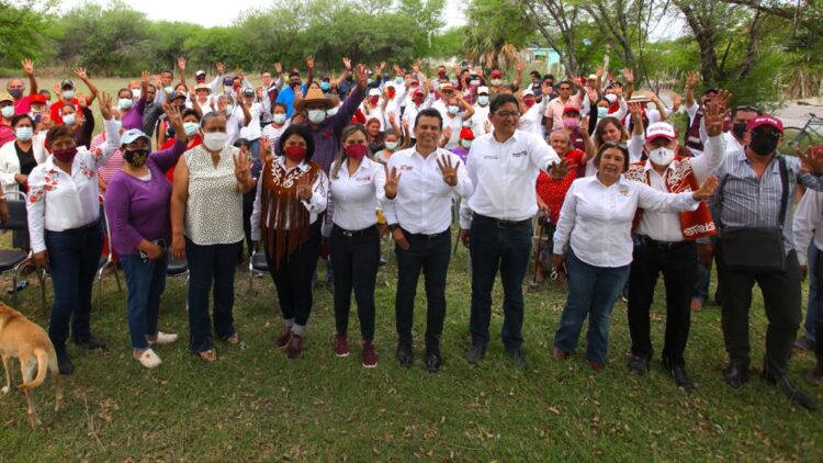 Recibe Gattás apoyo en cinco ejidos de Victoria